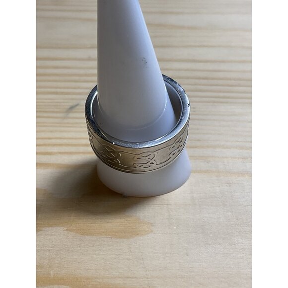 Celtic Knot Design Silver Tone Band Ring - Picture 3 of 4
